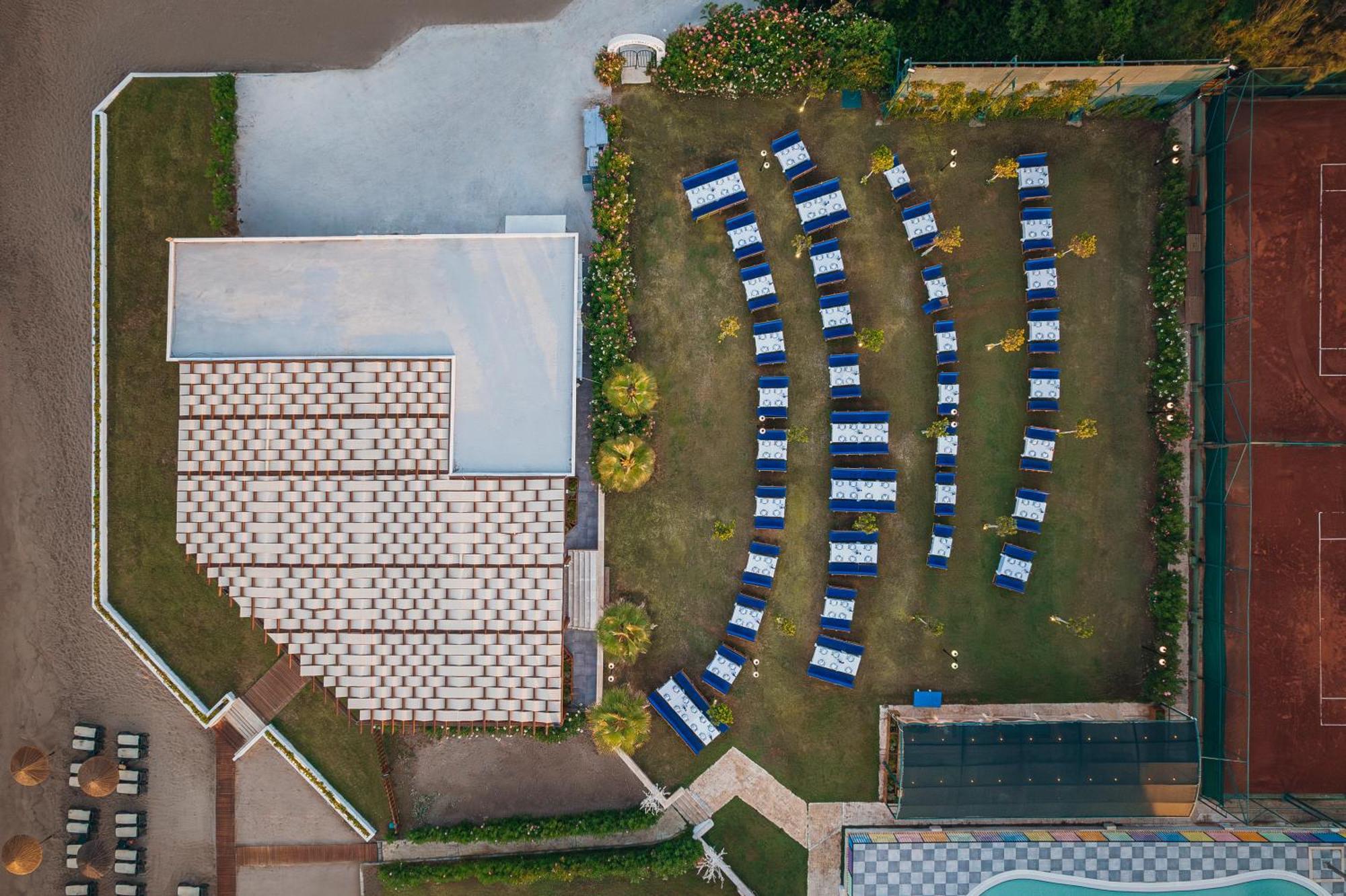 Kremlin Palace Antalya Kültér fotó Aerial view of the school's main building