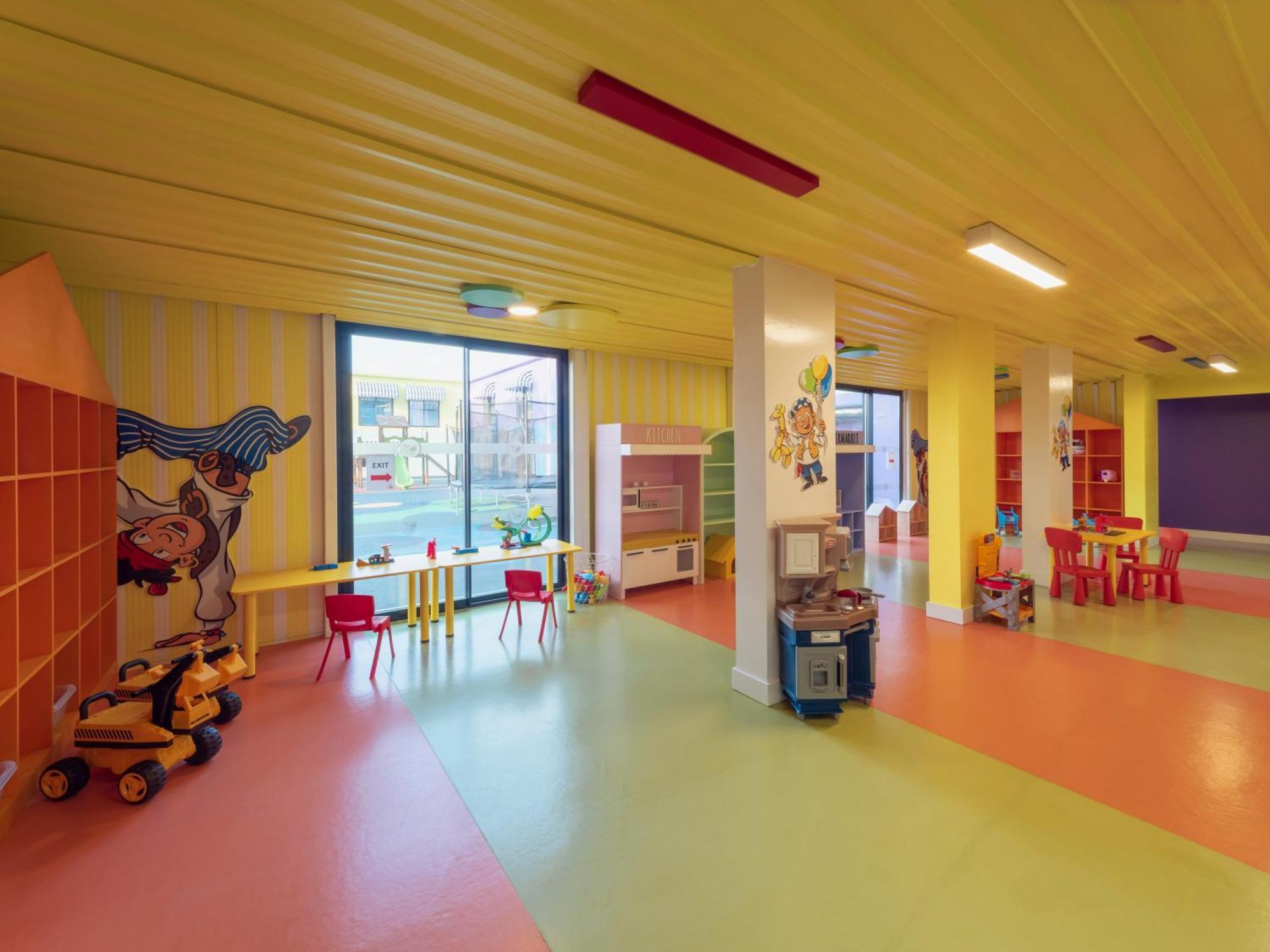 Kremlin Palace Antalya Kültér fotó A nursery in France