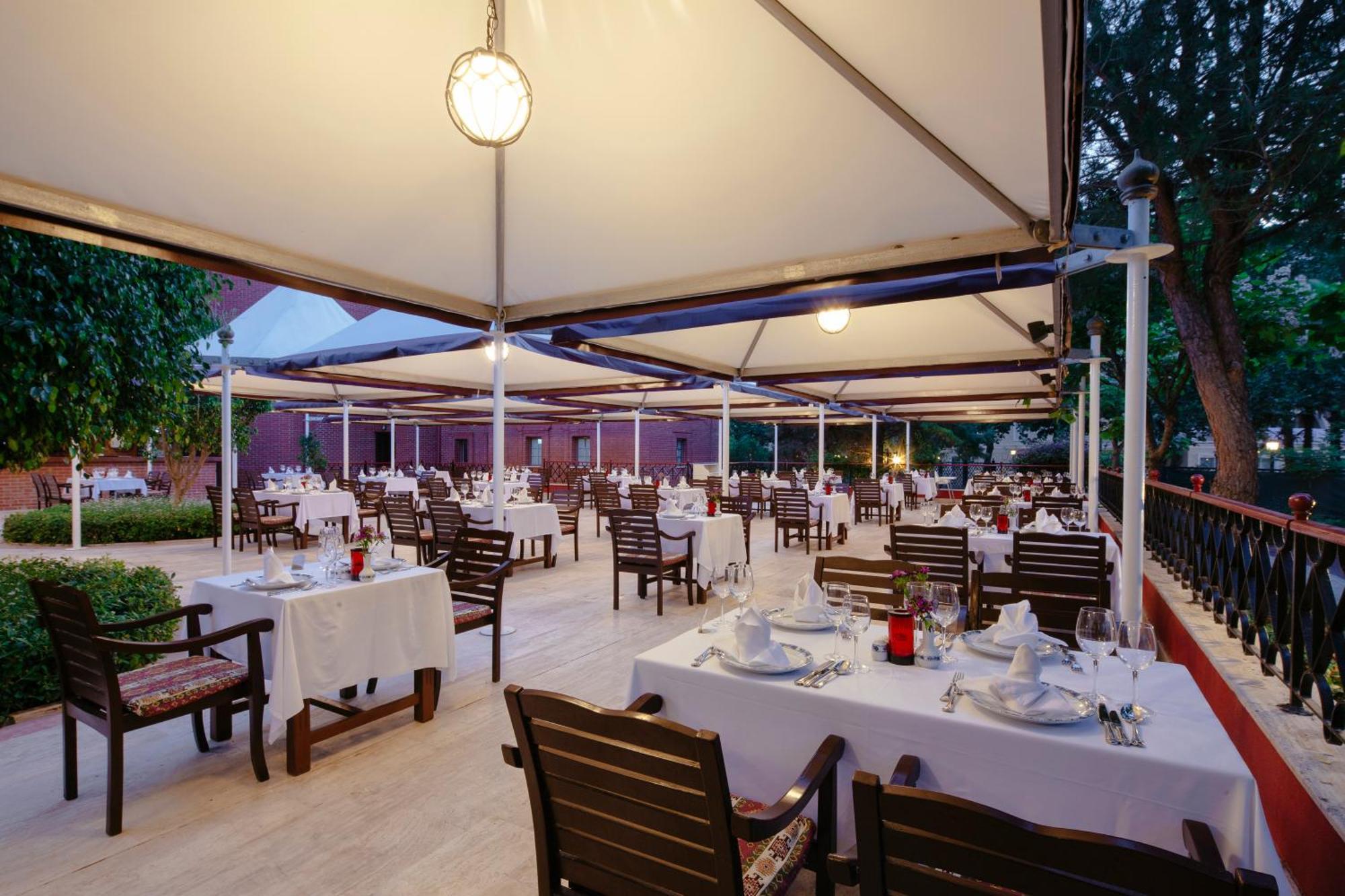 Kremlin Palace Antalya Kültér fotó The restaurant