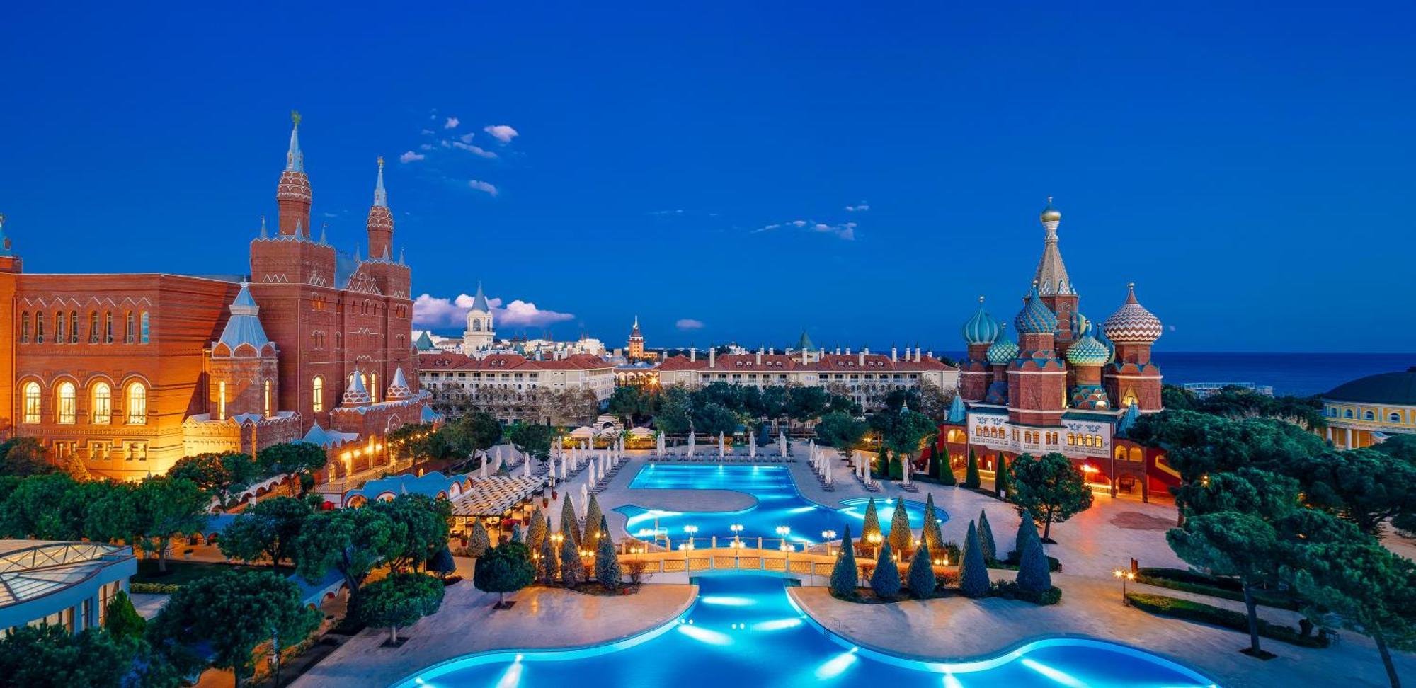 Kremlin Palace Antalya Kültér fotó The resort at night