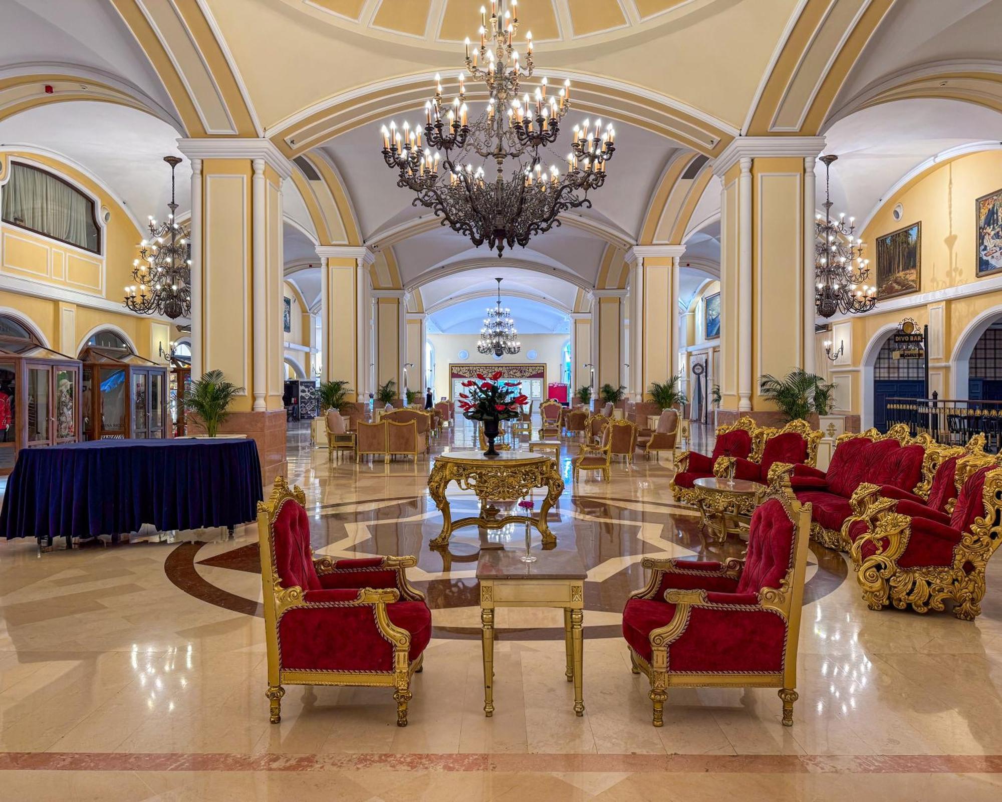 Kremlin Palace Antalya Kültér fotó Lobby