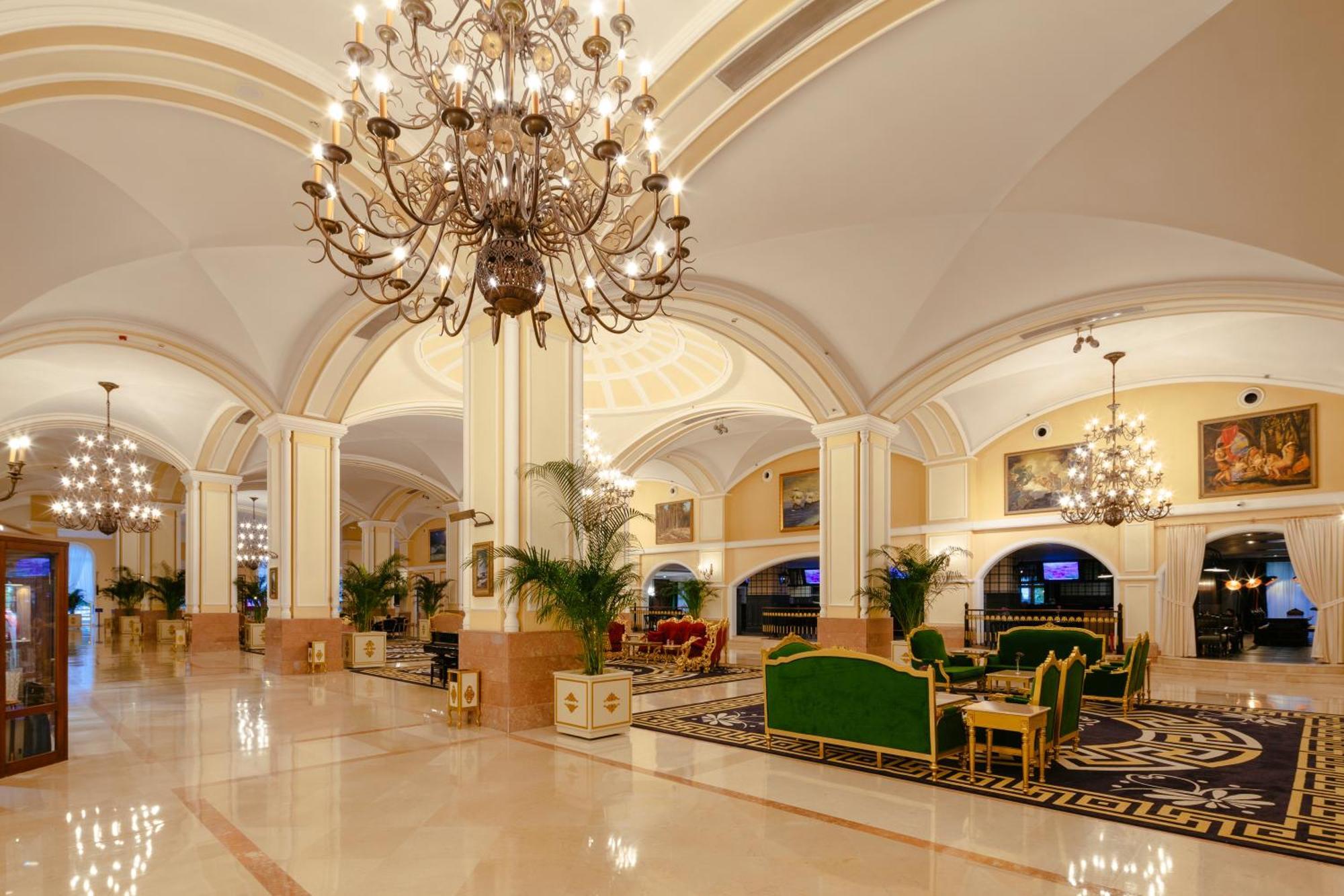 Kremlin Palace Antalya Kültér fotó Lobby