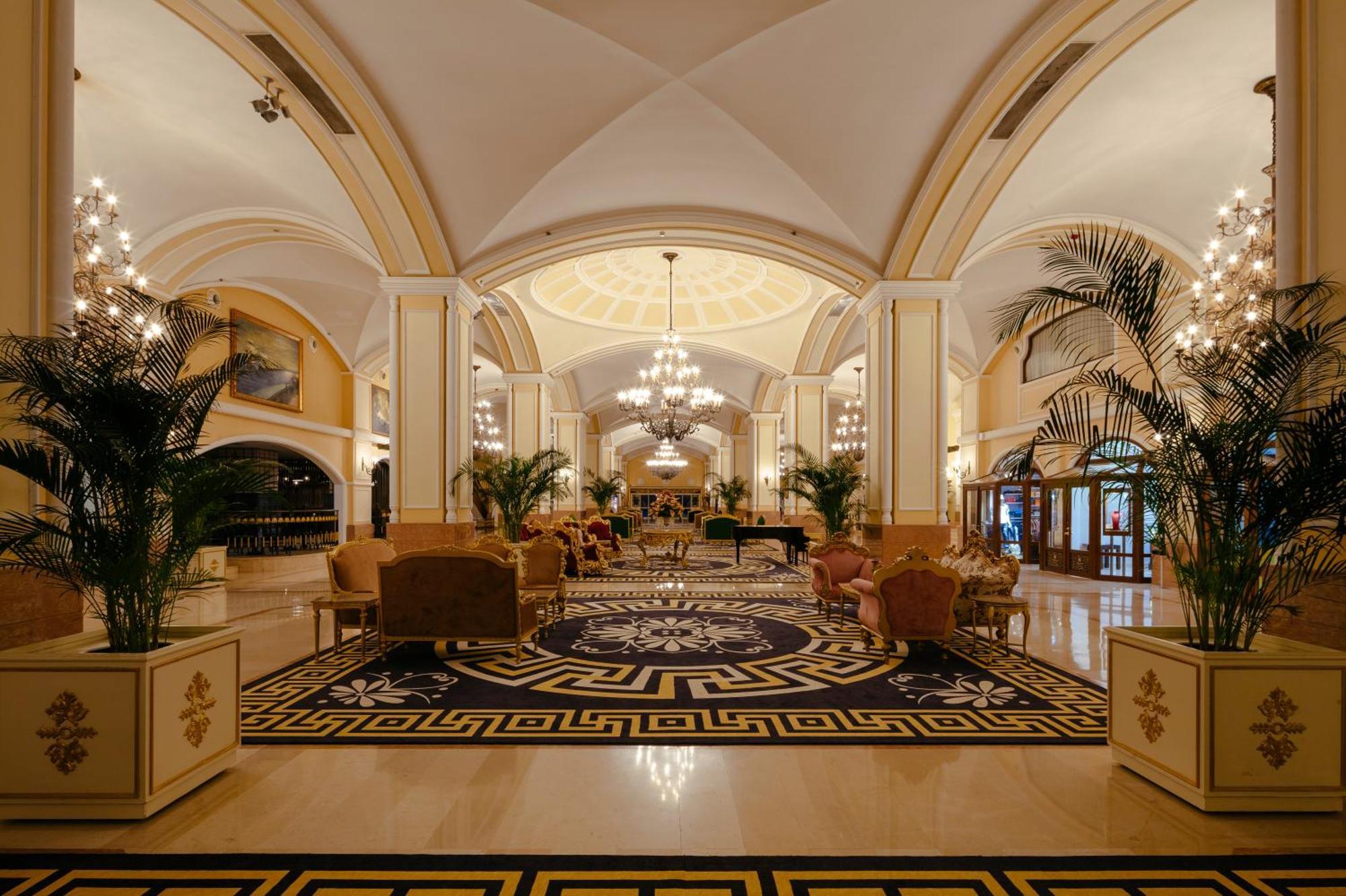 Kremlin Palace Antalya Kültér fotó Lobby
