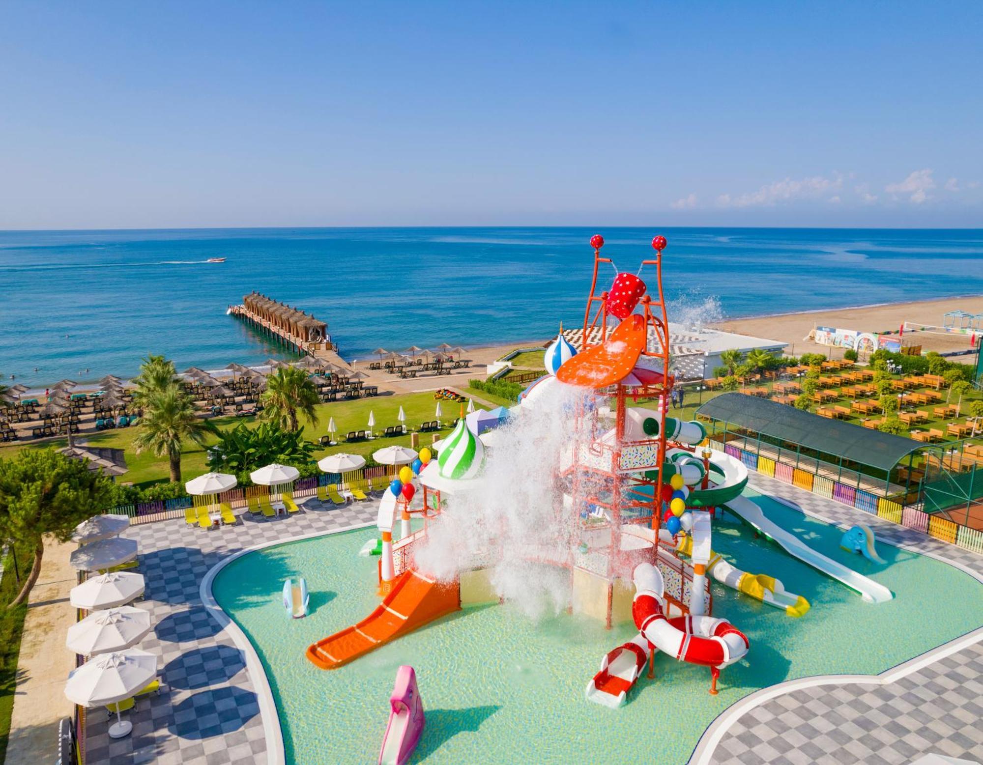 Kremlin Palace Antalya Kültér fotó Water park in Antalya