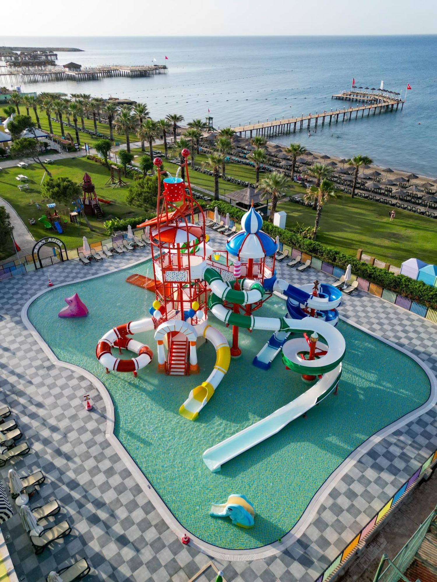 Kremlin Palace Antalya Kültér fotó Aqua Park